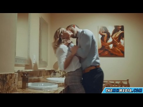 ❤️ As in busty blonde jo ferliedt yn in iepenbier toilet ❤ Harde porno op fy.ergoupa.top ❤